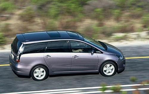 158987882_2003MitsubishiGrandis.jpg